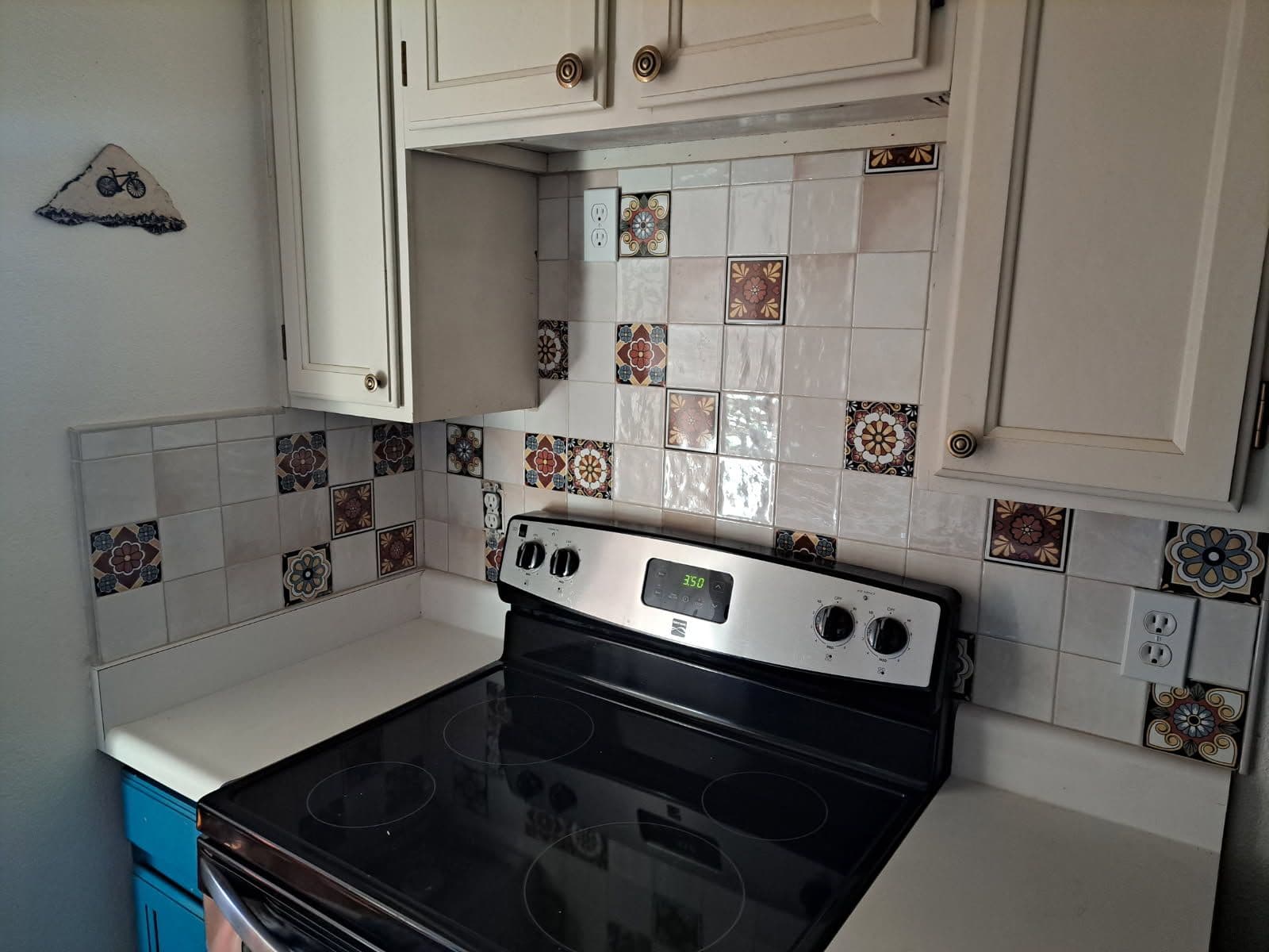 Gallery photos for Captivating Kitchen Backsplash Upgrade: Image #1